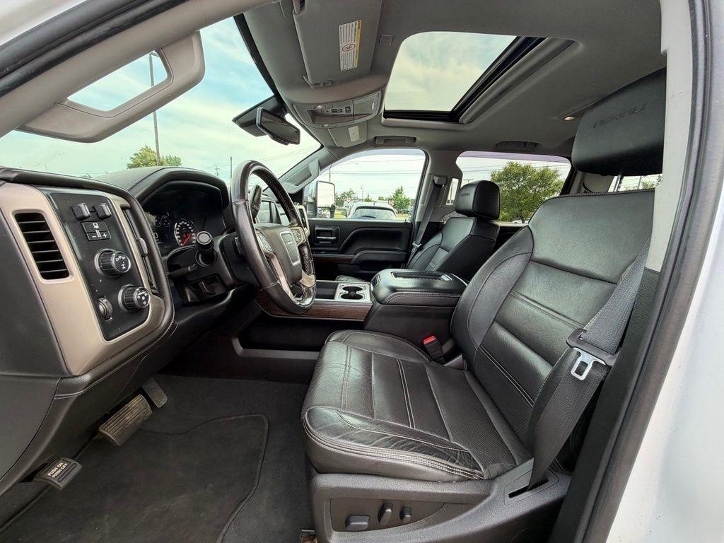 GMC Sierra 2500HD Denali Crew Cab 4WD 2019