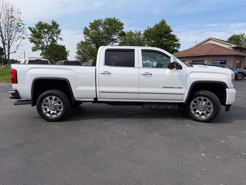 GMC Sierra 2500HD Denali Crew Cab 4WD 2019