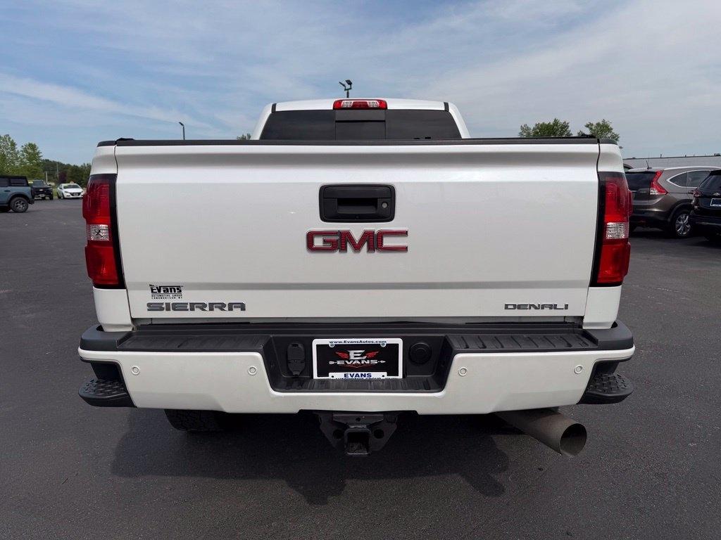 GMC Sierra 2500HD Denali Crew Cab 4WD 2019