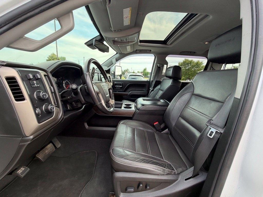 GMC Sierra 2500HD Denali Crew Cab 4WD 2019
