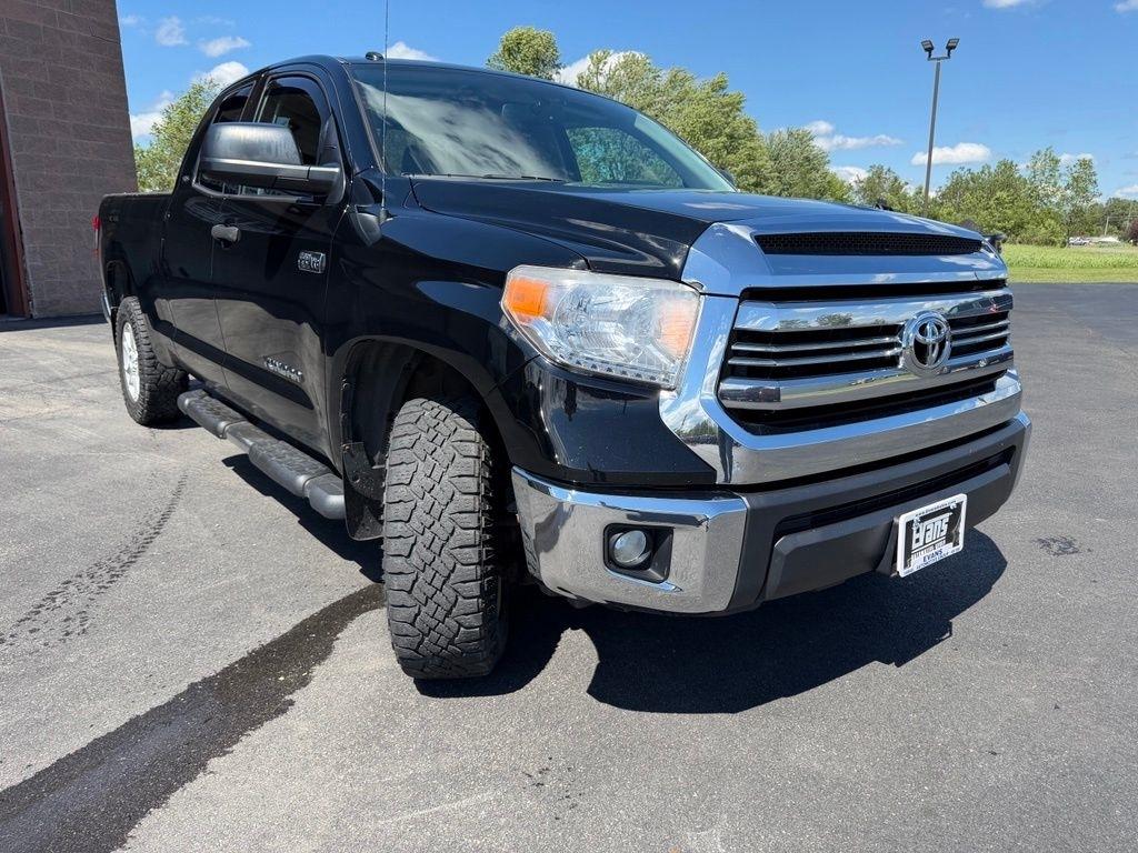 Toyota Tundra SR5 5.7L V8 Double Cab 4WD 2016