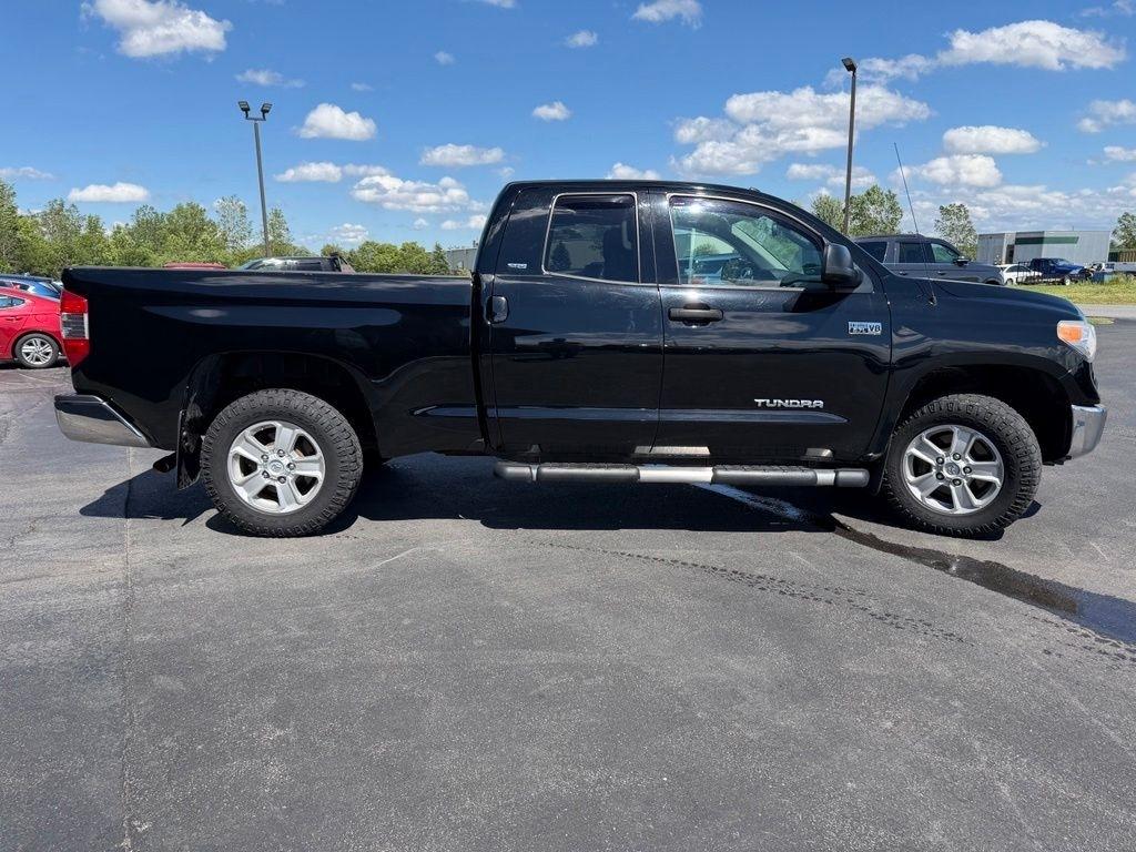 Toyota Tundra SR5 5.7L V8 Double Cab 4WD 2016