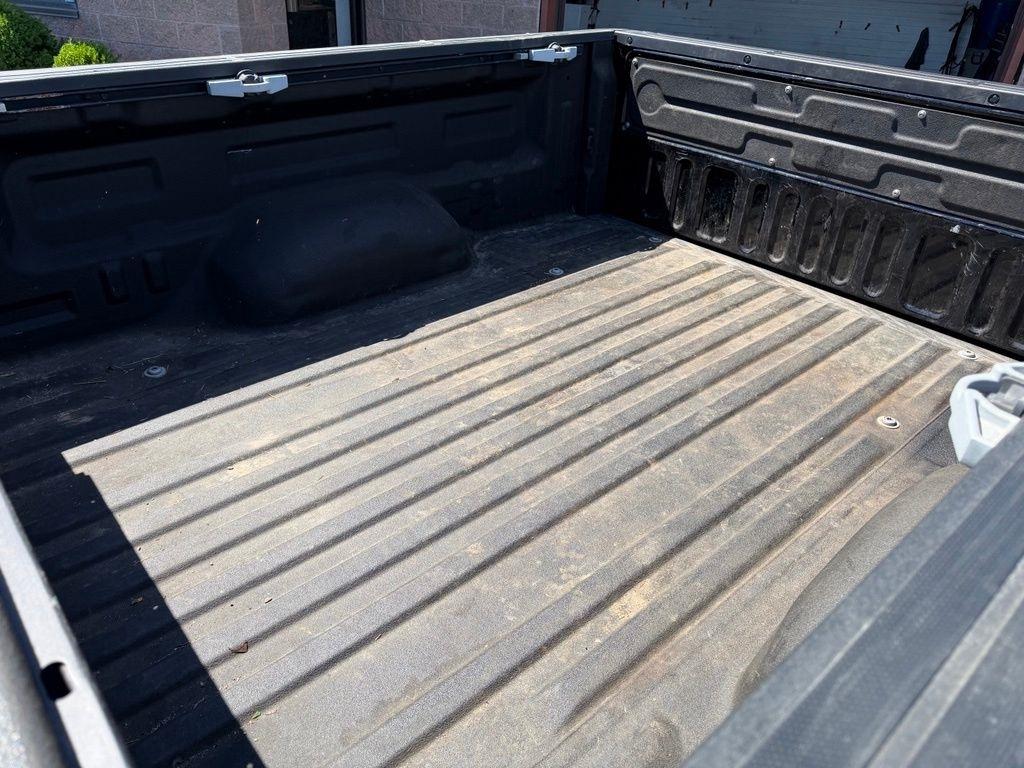 Toyota Tundra SR5 5.7L V8 Double Cab 4WD 2016