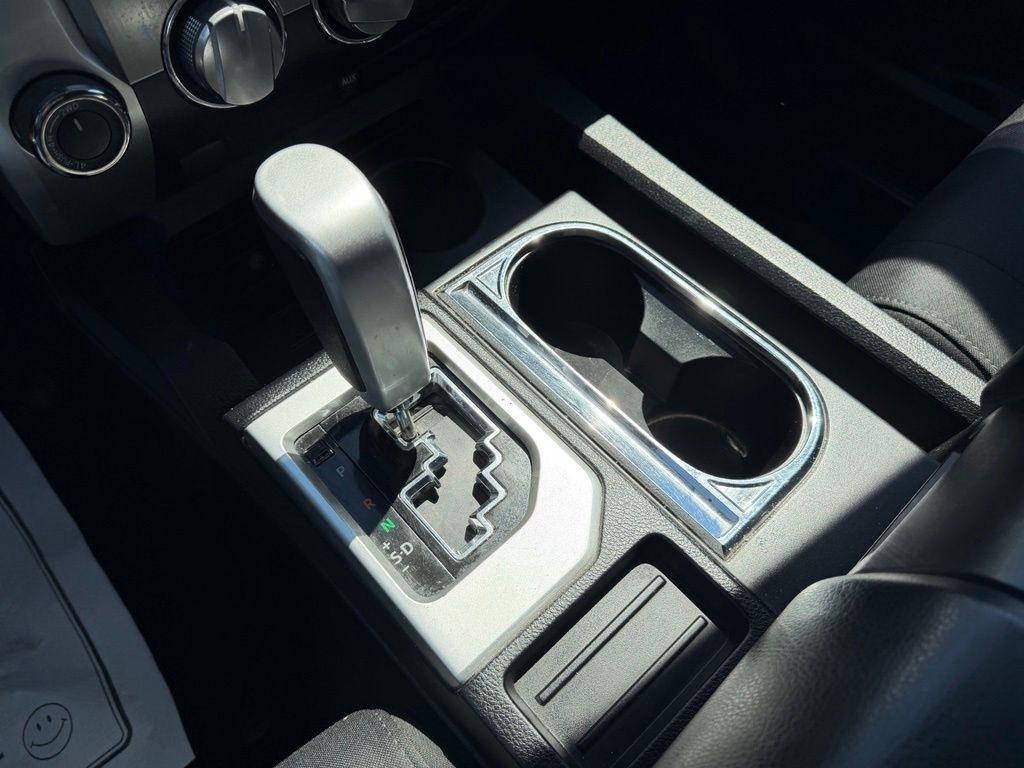 Toyota Tundra SR5 5.7L V8 Double Cab 4WD 2016