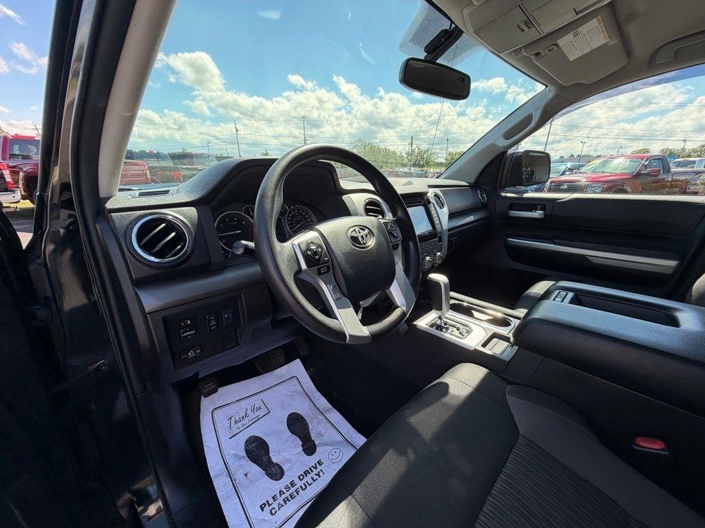 Toyota Tundra SR5 5.7L V8 Double Cab 4WD 2016