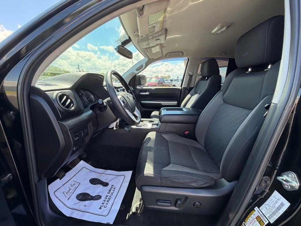 Toyota Tundra SR5 5.7L V8 Double Cab 4WD 2016