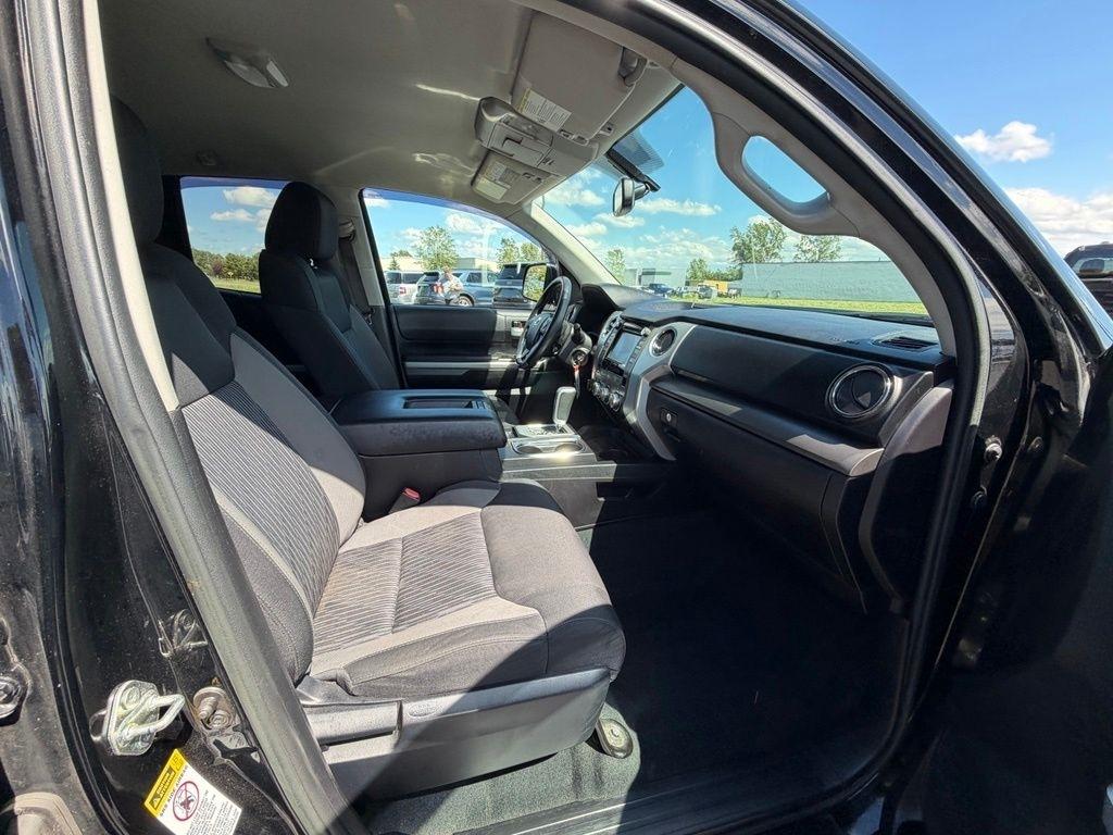 Toyota Tundra SR5 5.7L V8 Double Cab 4WD 2016