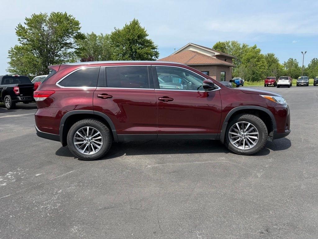 Toyota Highlander XLE AWD V6 2019