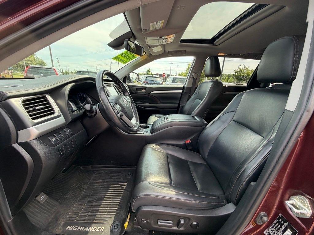 Toyota Highlander XLE AWD V6 2019