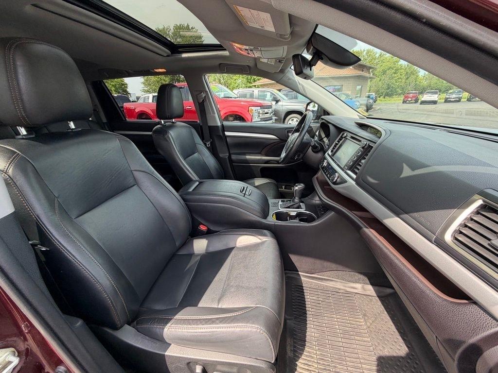 Toyota Highlander XLE AWD V6 2019