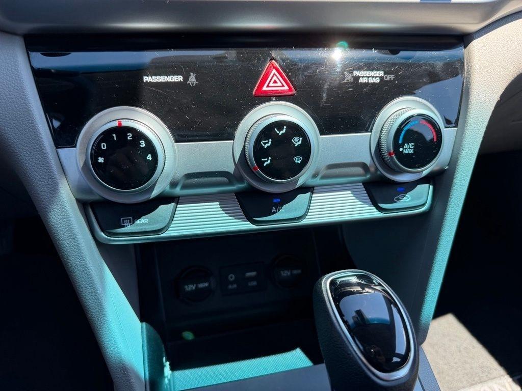 Hyundai Elantra SEL 2019