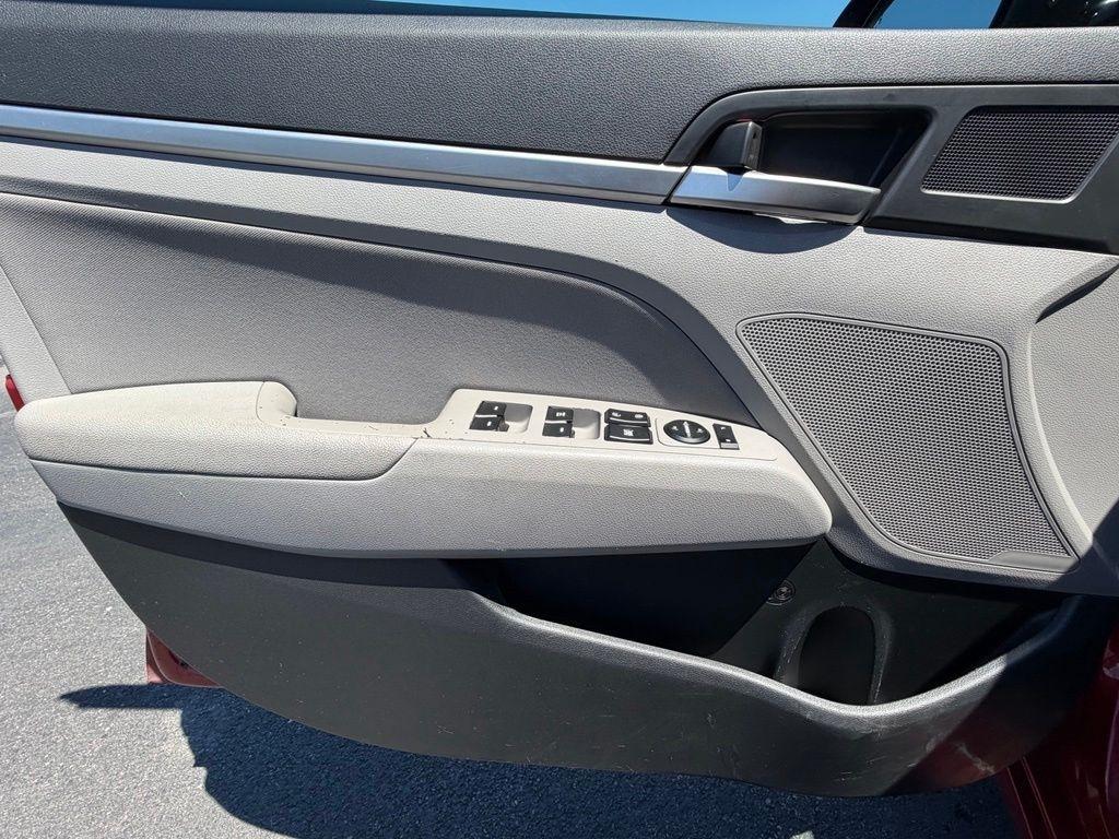 Hyundai Elantra SEL 2019