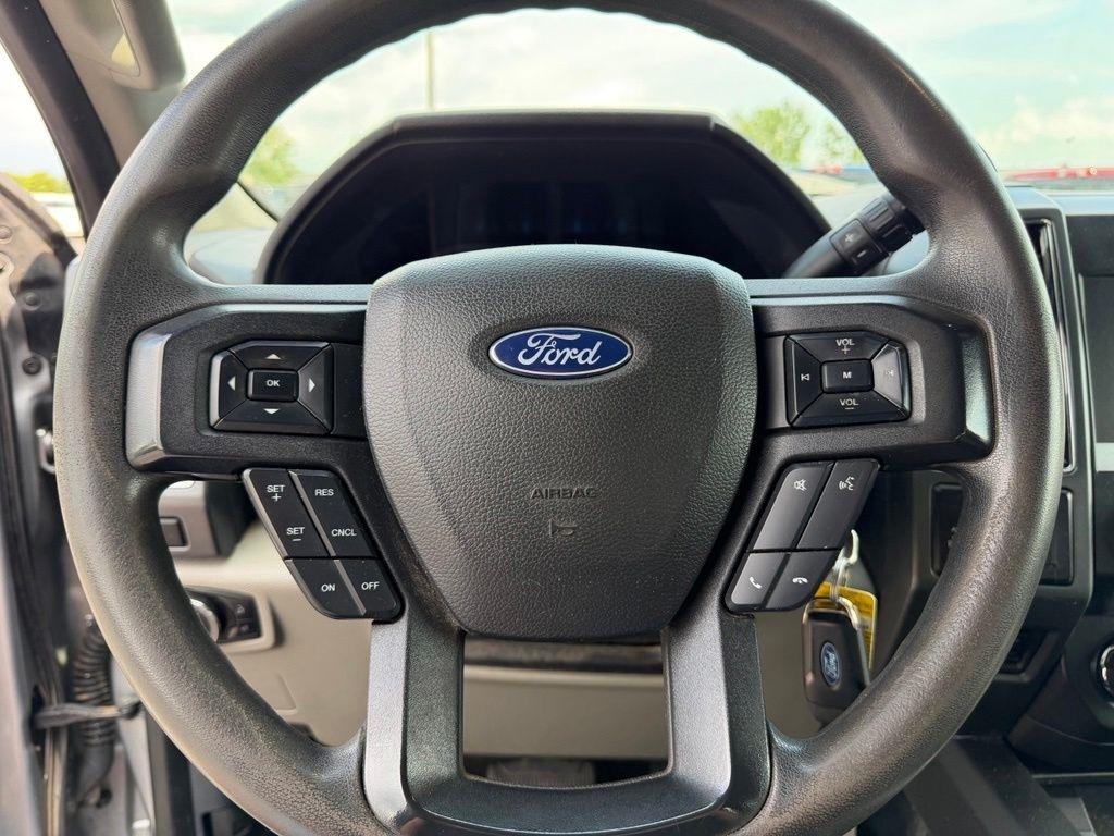 Ford F-350 SD XLT Crew Cab 4WD 2022