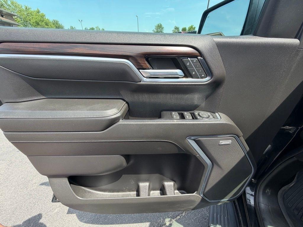 GMC Sierra 1500 SLT Crew Cab 4WD 2022
