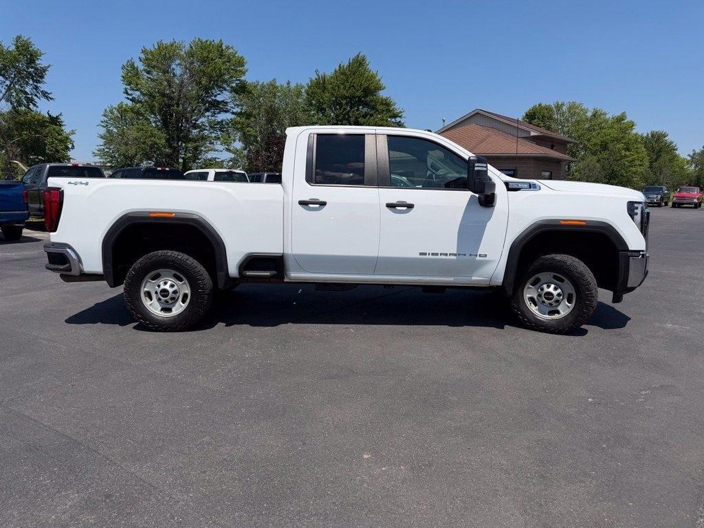 GMC Sierra 2500HD Pro Double Cab 4WD SB 2024