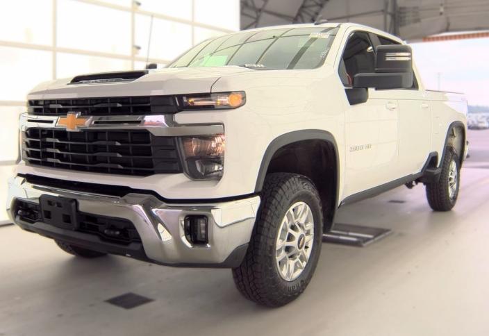 Chevrolet Silverado 2500HD LT Crew Cab Long Box 4WD 2024