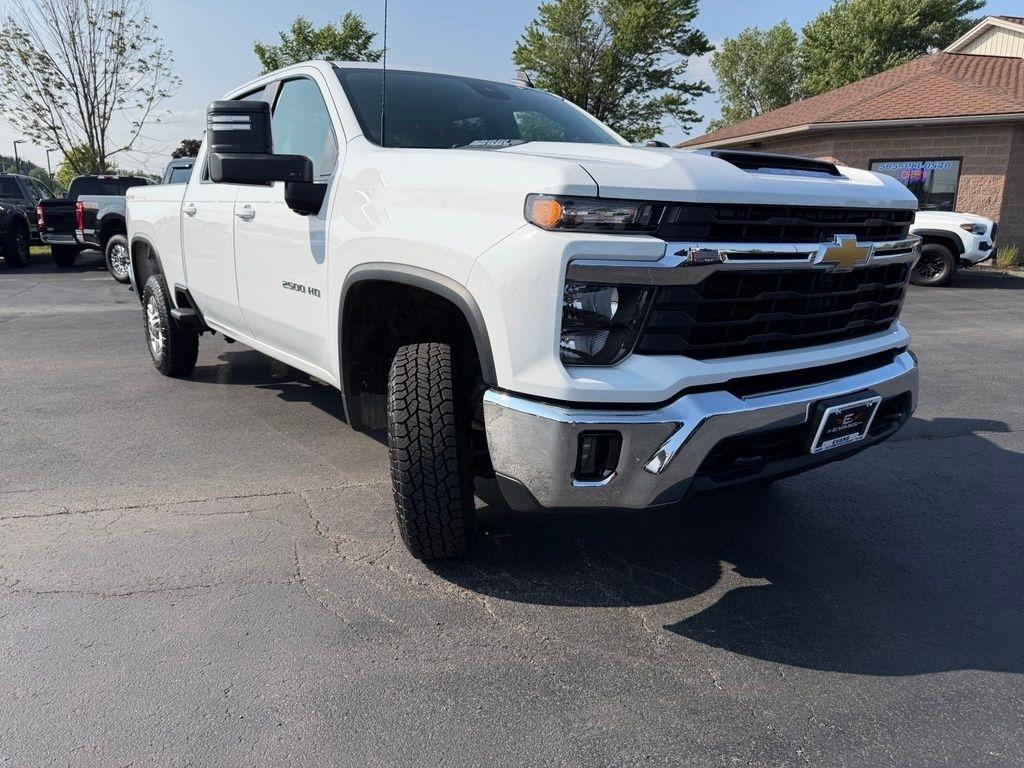 Chevrolet Silverado 2500HD LT Crew Cab Short Bed 4WD 2024