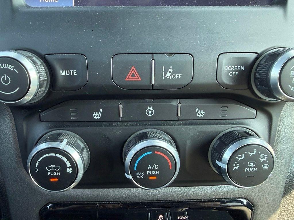 RAM 1500 Big Horn Crew Cab SWB 4WD 2023