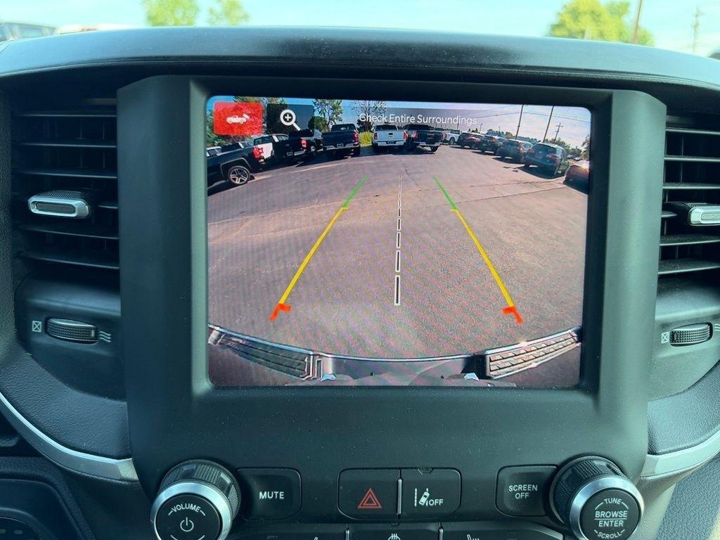 RAM 1500 Big Horn Crew Cab SWB 4WD 2023