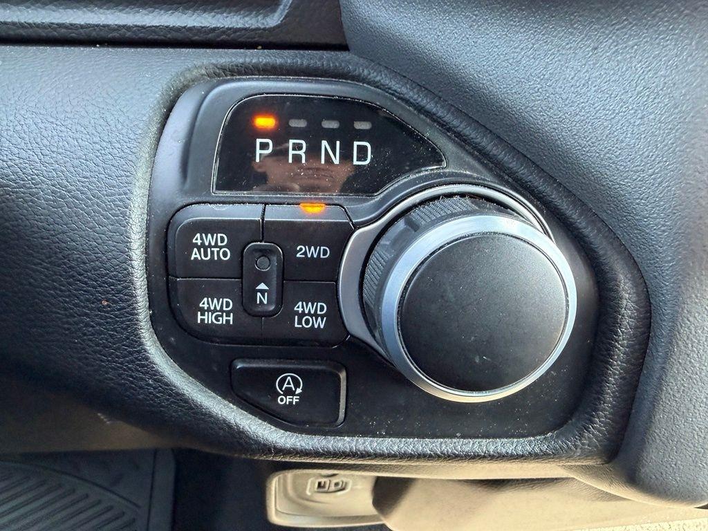 RAM 1500 Big Horn Crew Cab SWB 4WD 2023