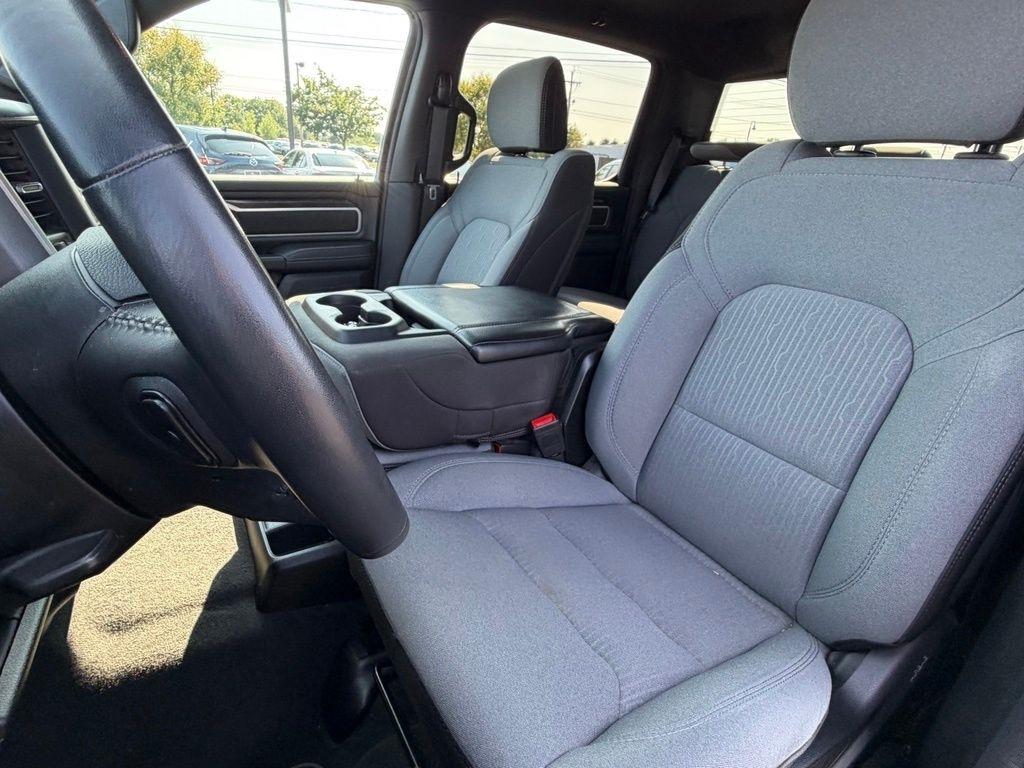 RAM 1500 Big Horn Crew Cab SWB 4WD 2023