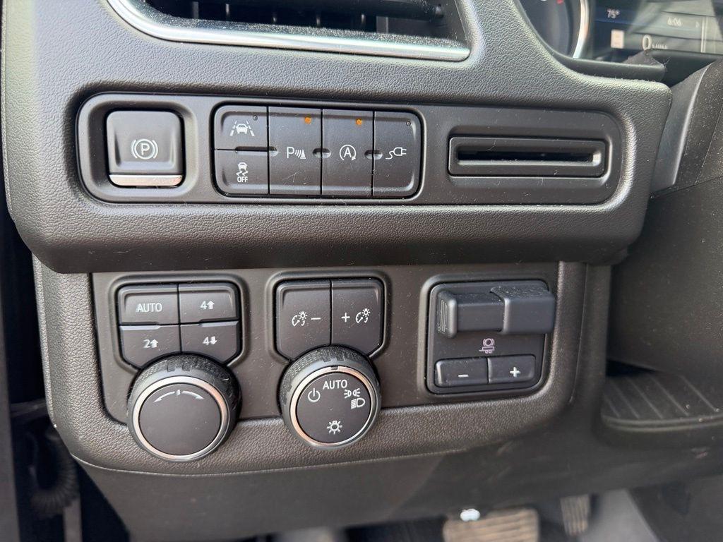 Chevrolet Suburban RST 4WD 2021