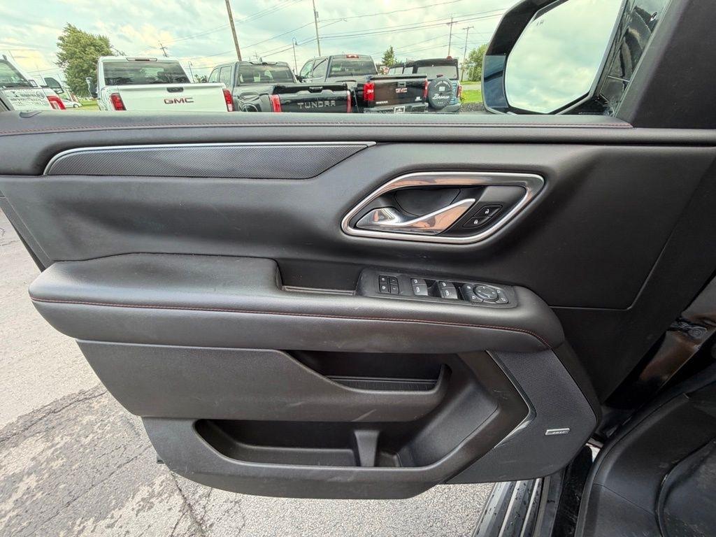 Chevrolet Suburban RST 4WD 2021
