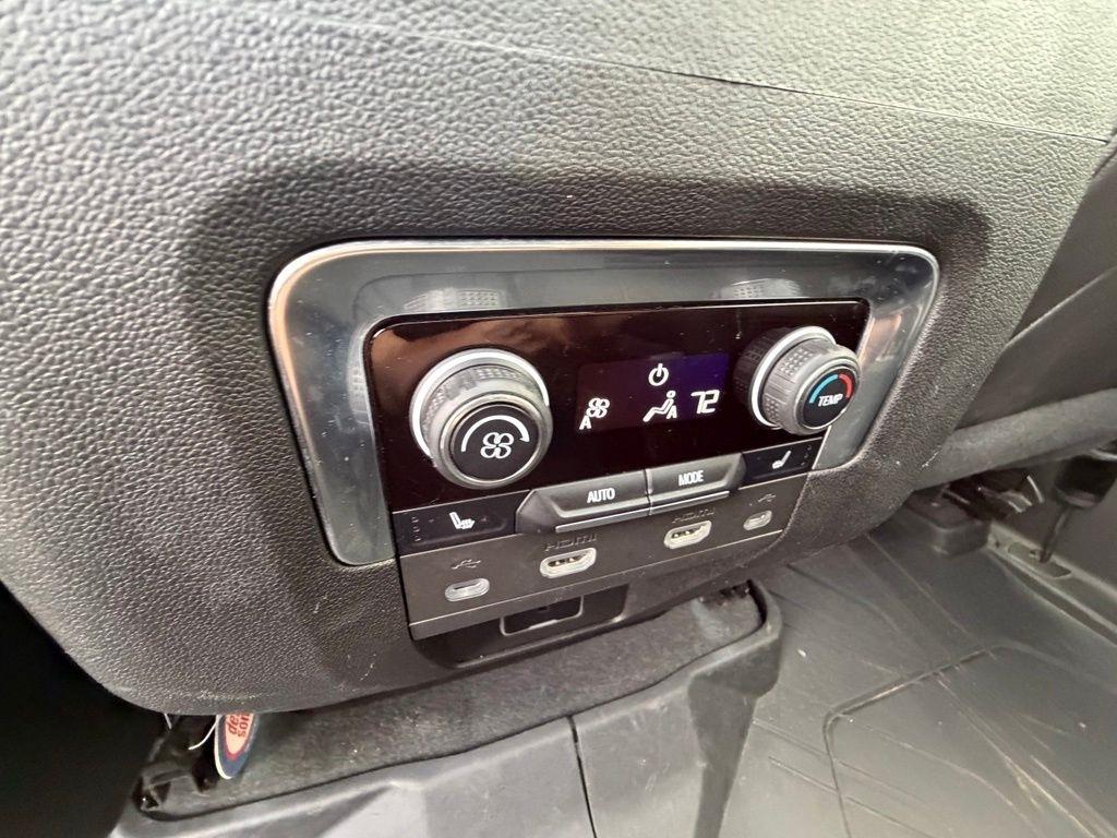 Chevrolet Suburban RST 4WD 2021