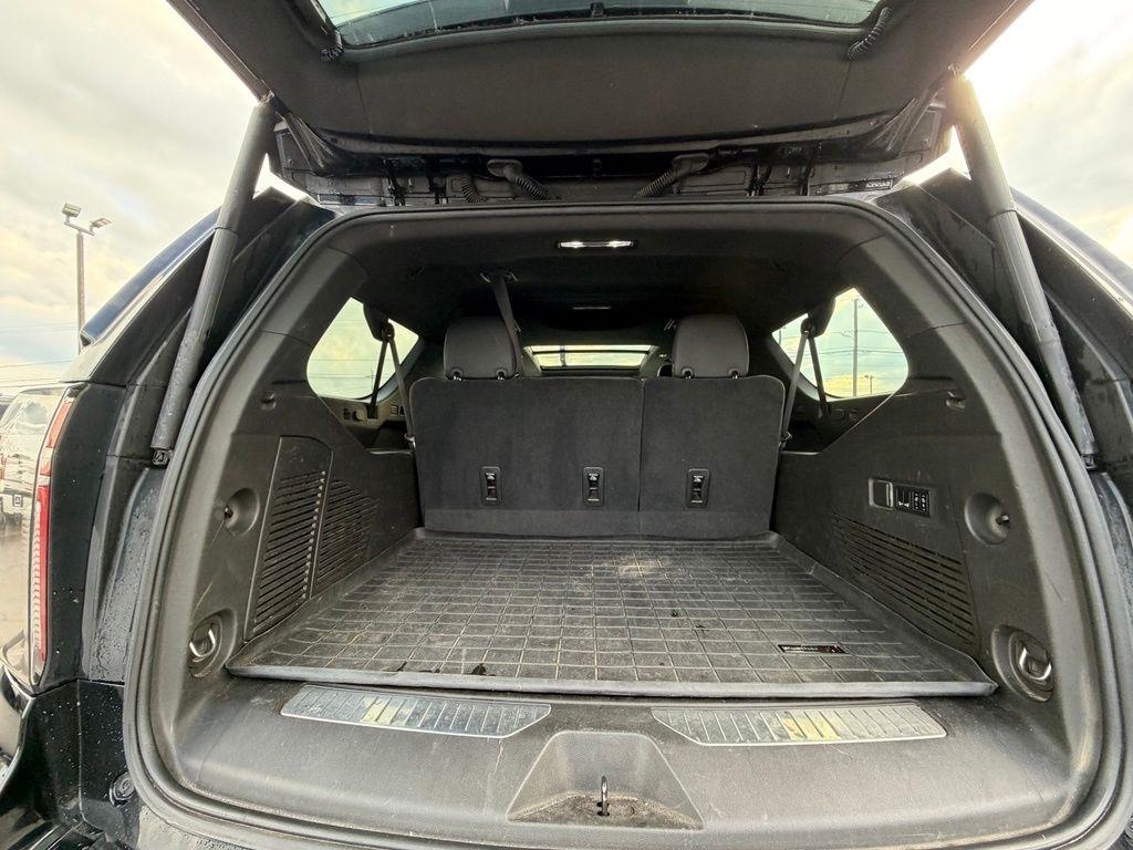 Chevrolet Suburban RST 4WD 2021