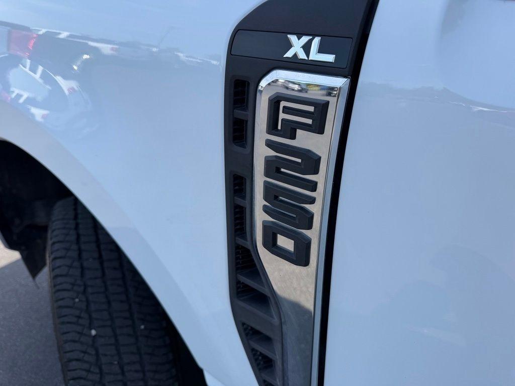 Ford F-250 SD XL 4WD 2026