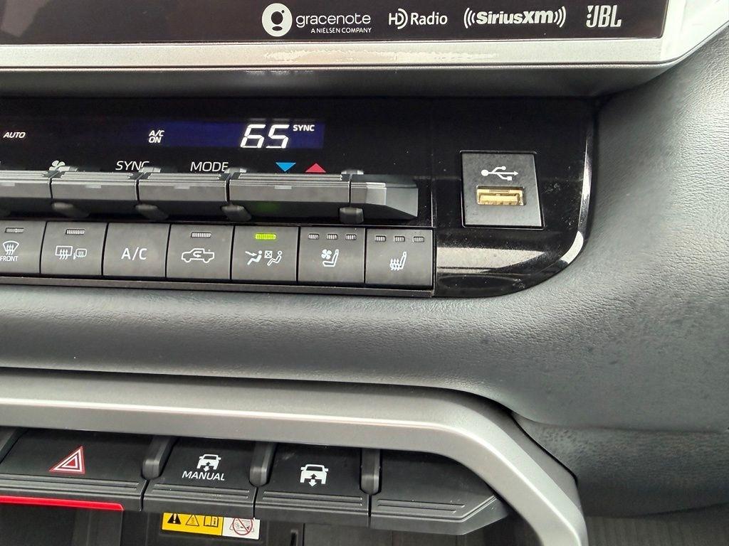 Toyota Tundra Platinum CrewMax 4WD Long Bed Hybrid 2023