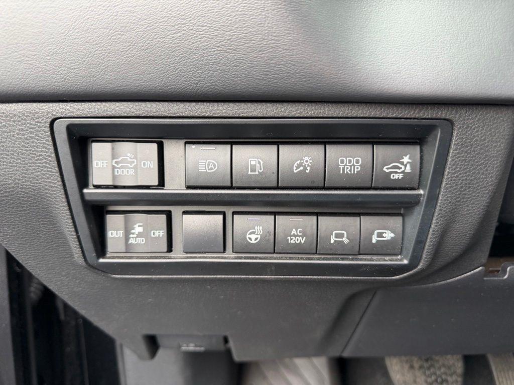 Toyota Tundra Platinum CrewMax 4WD Long Bed Hybrid 2023