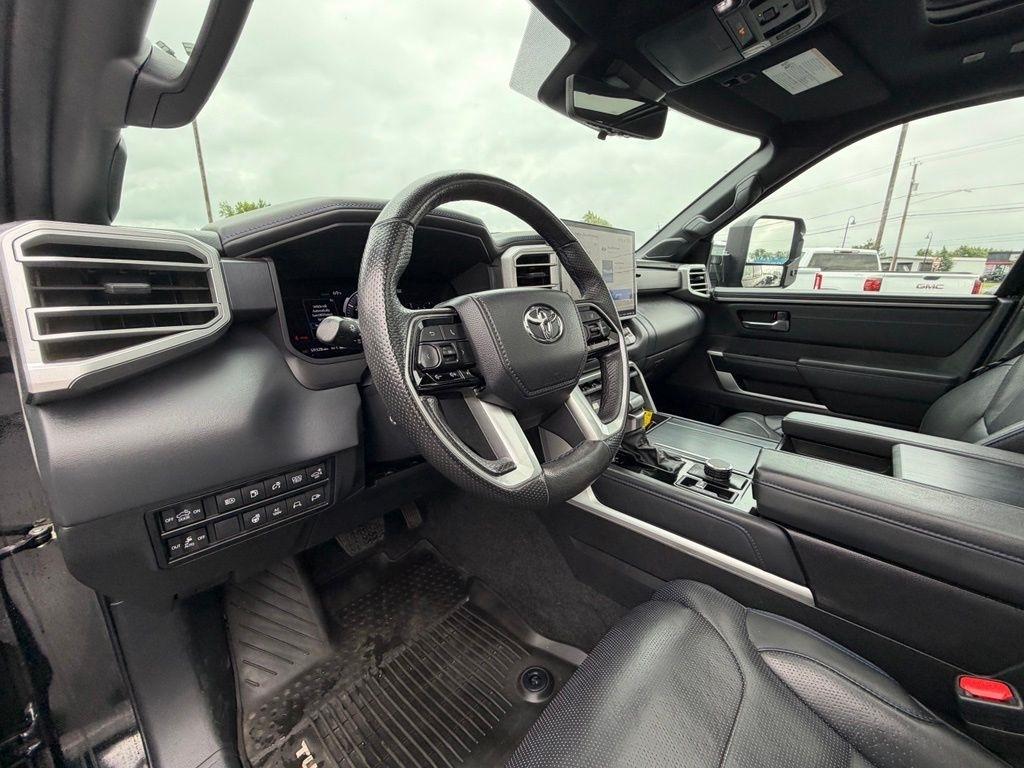 Toyota Tundra Platinum CrewMax 4WD Long Bed Hybrid 2023