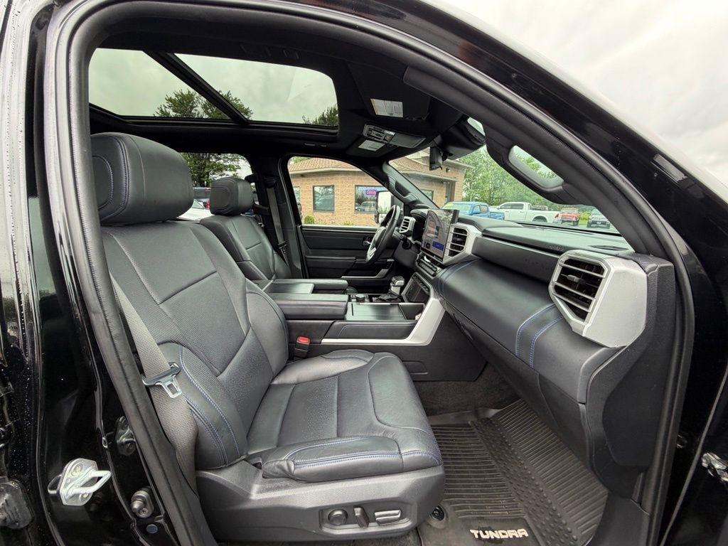 Toyota Tundra Platinum CrewMax 4WD Long Bed Hybrid 2023