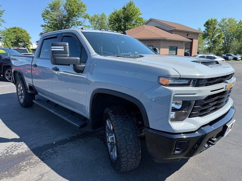 Chevrolet Silverado 2500HD Crew Cab 4WD 2024