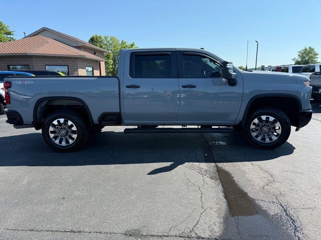 Chevrolet Silverado 2500HD Crew Cab 4WD 2024