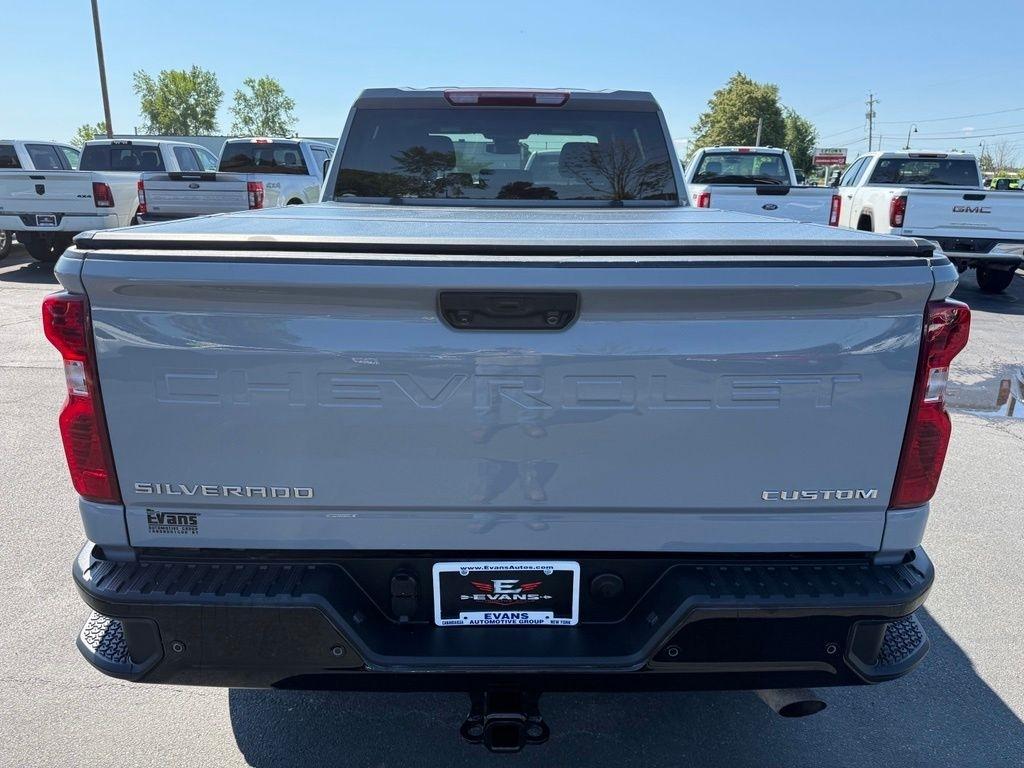 Chevrolet Silverado 2500HD Crew Cab 4WD 2024
