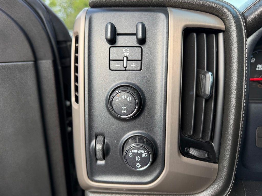 GMC Sierra 2500HD Denali Crew Cab 4WD 2018