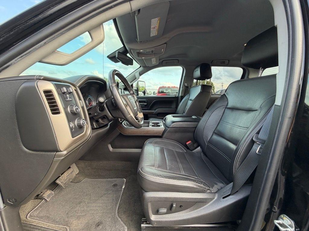 GMC Sierra 2500HD Denali Crew Cab 4WD 2018