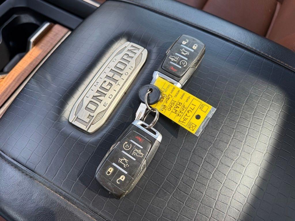 RAM 1500 Longhorn Crew Cab SWB 4WD 2022