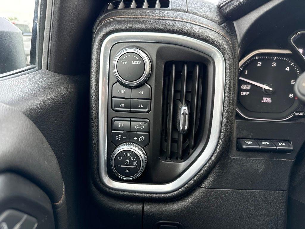 GMC Sierra 1500 AT4 Crew Cab 4WD 2021