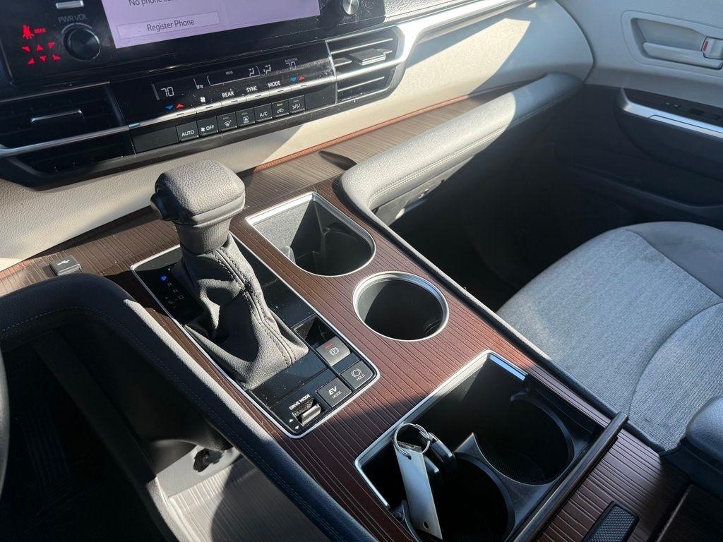 Toyota Sienna LE 8-Passenger 2023