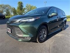 2023 Toyota Sienna 