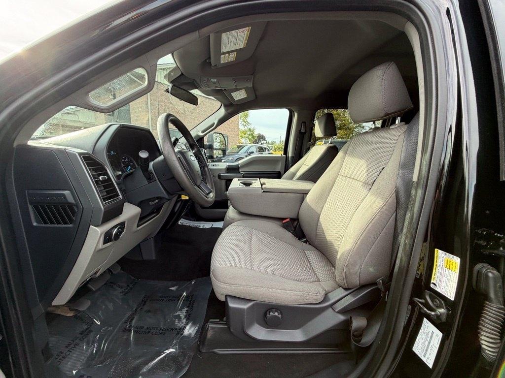 Ford F-250 SD XLT Crew Cab 4WD 2022
