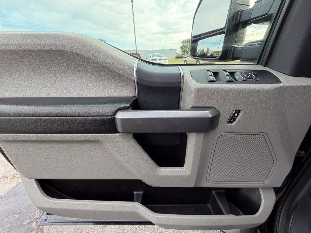 Ford F-250 SD XLT Crew Cab 4WD 2022