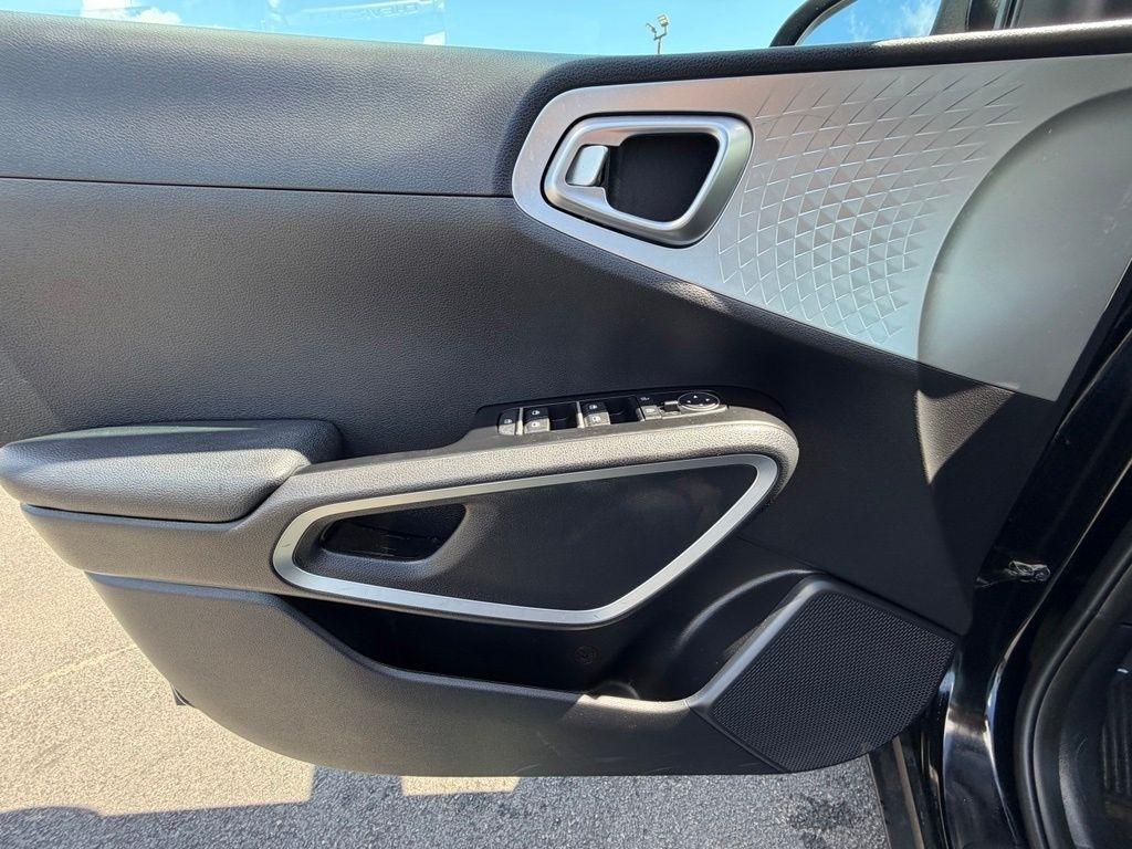 Kia Soul LX CVT 2021