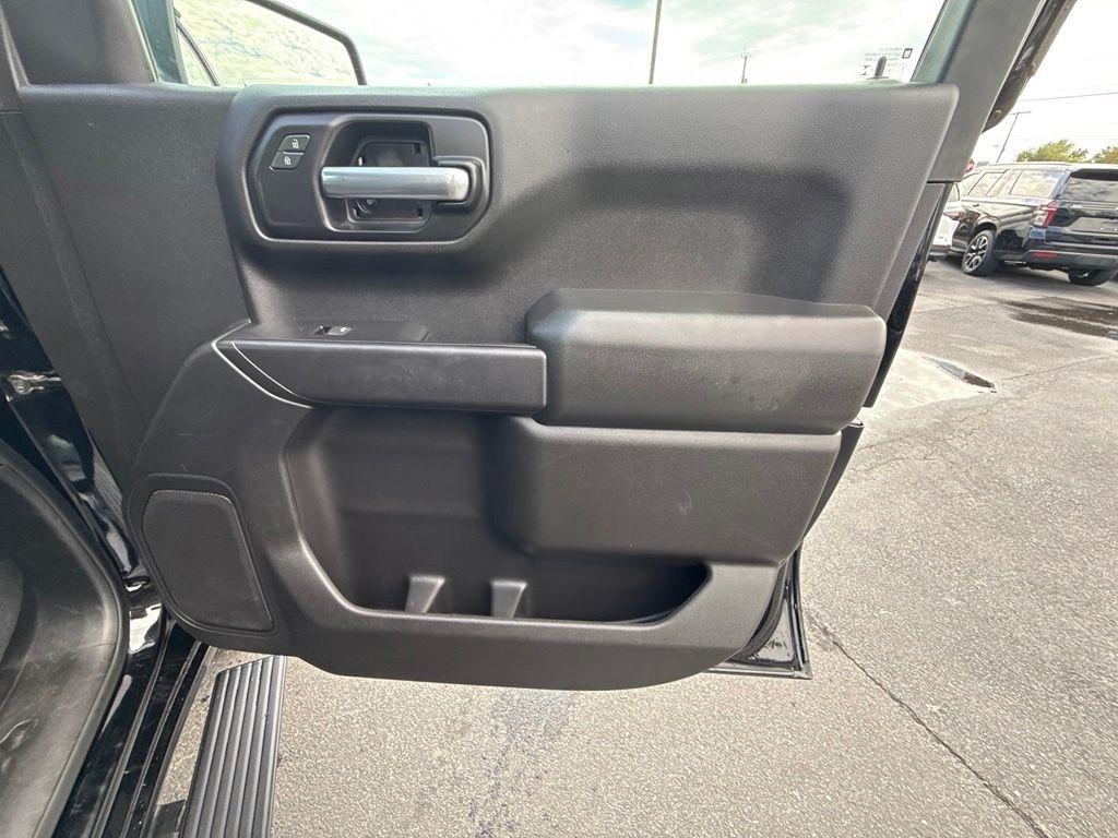 Chevrolet Silverado 1500 Custom Trail Boss Crew Cab Long Box 4WD 2020