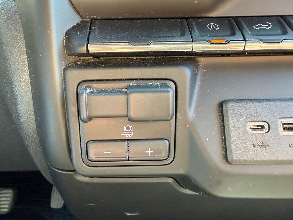 Chevrolet Silverado 1500 Custom Crew Cab Long Box 4WD 2021