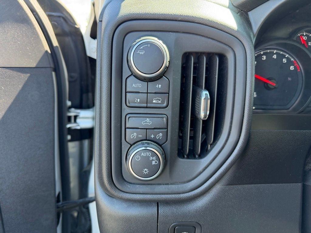 Chevrolet Silverado 1500 Custom Crew Cab Long Box 4WD 2021