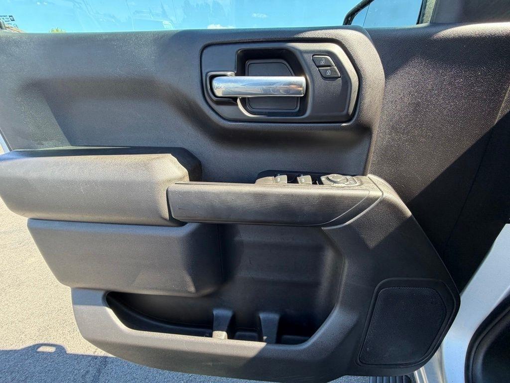 Chevrolet Silverado 1500 Custom Crew Cab Long Box 4WD 2021